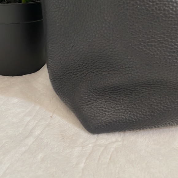 Dooney and Burke Pebbled Leather - Picture 6 of 17